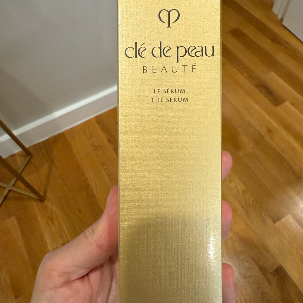 Clé de Peau Gold Le Sérum